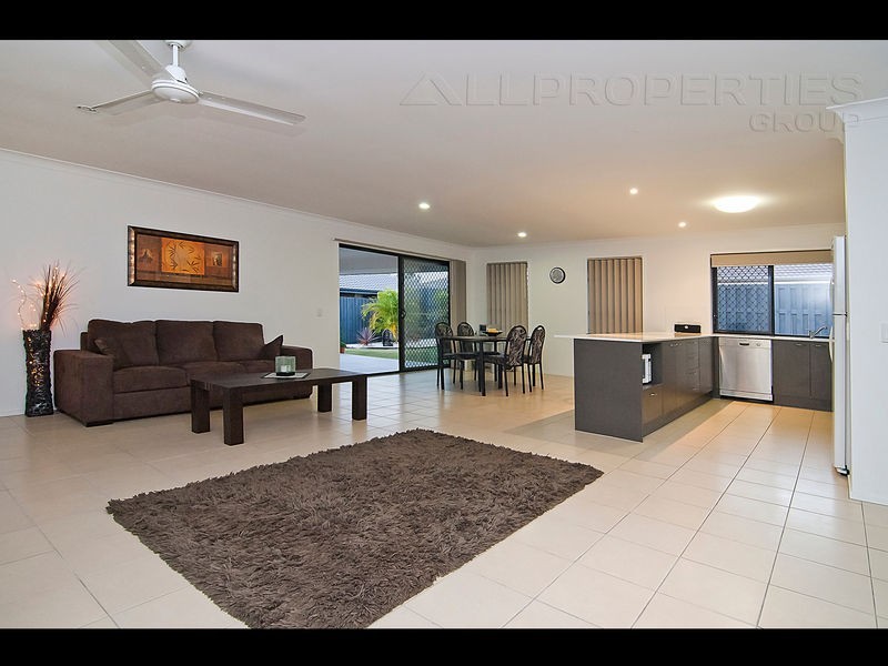 16 Flametree Crescent, Berrinba QLD 4117