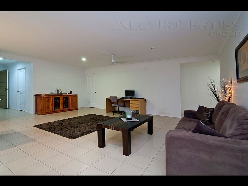 16 Flametree Crescent, Berrinba QLD 4117