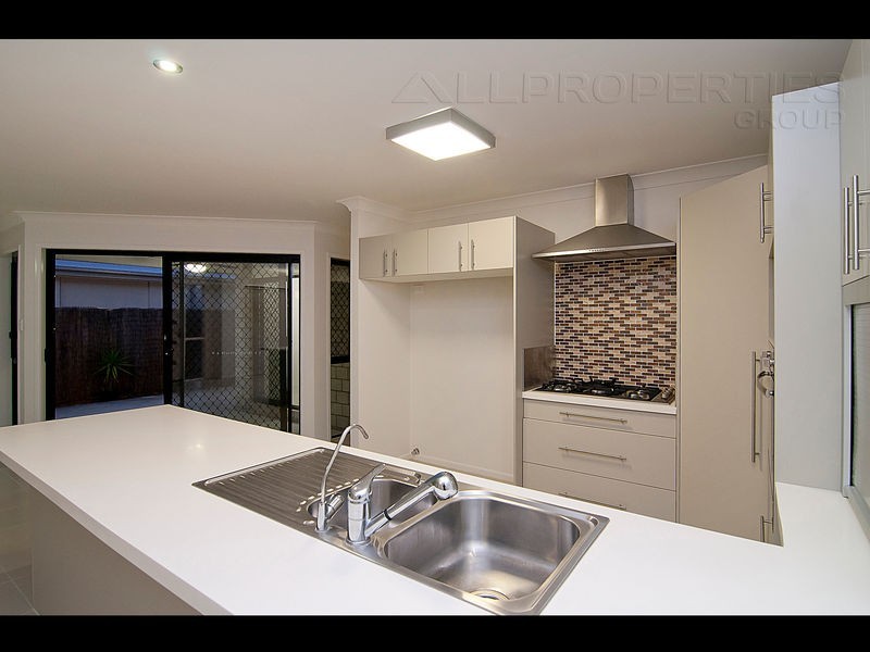 15 Doulton Street, Calamvale QLD 4116