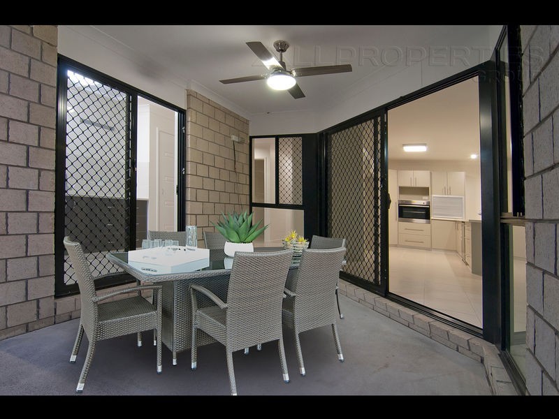 15 Doulton Street, Calamvale QLD 4116