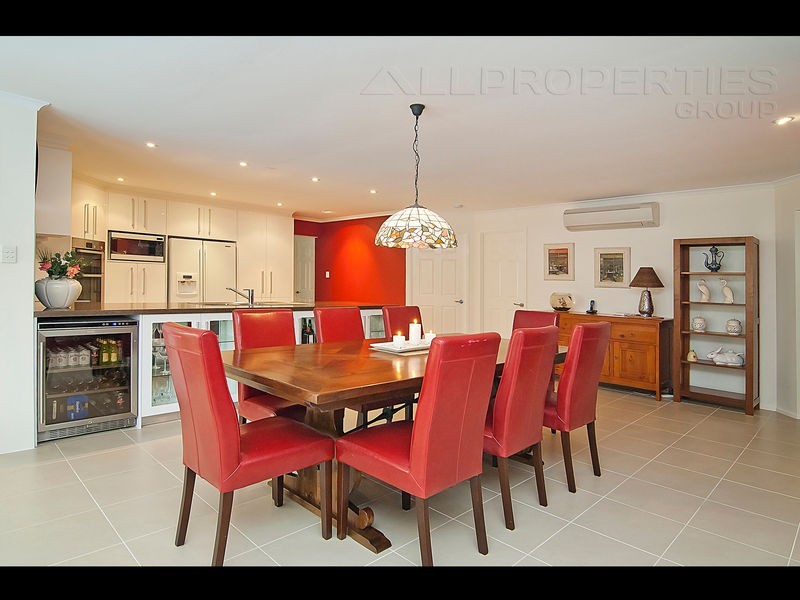 12 Carlisle Pl, Parkinson QLD 4115
