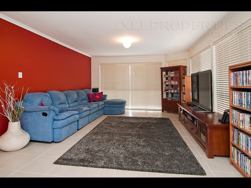 12 Carlisle Pl, Parkinson QLD 4115