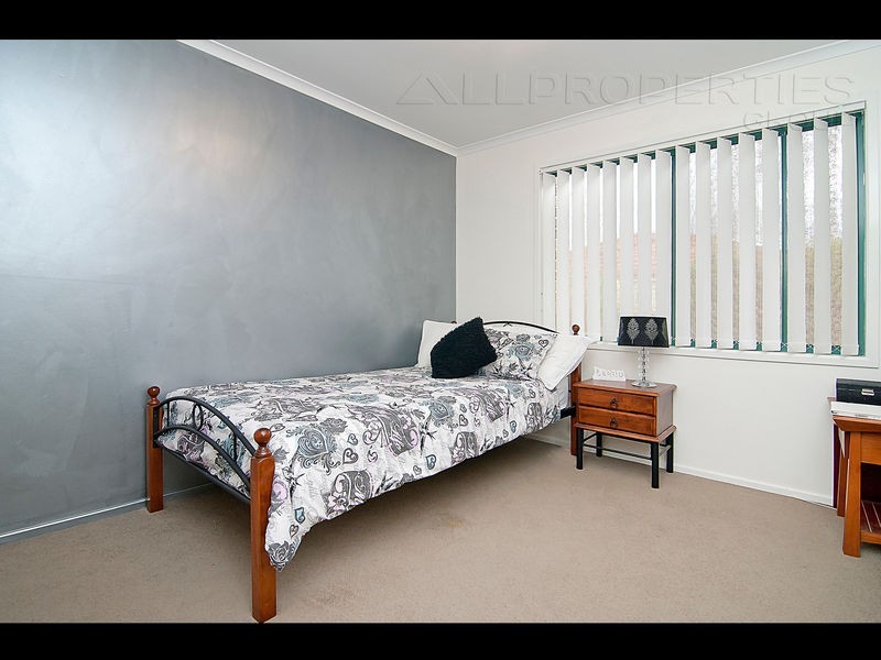 12 Carlisle Pl, Parkinson QLD 4115