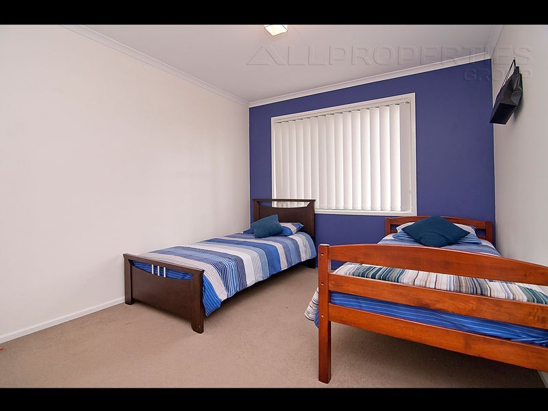 12 Carlisle Pl, Parkinson QLD 4115