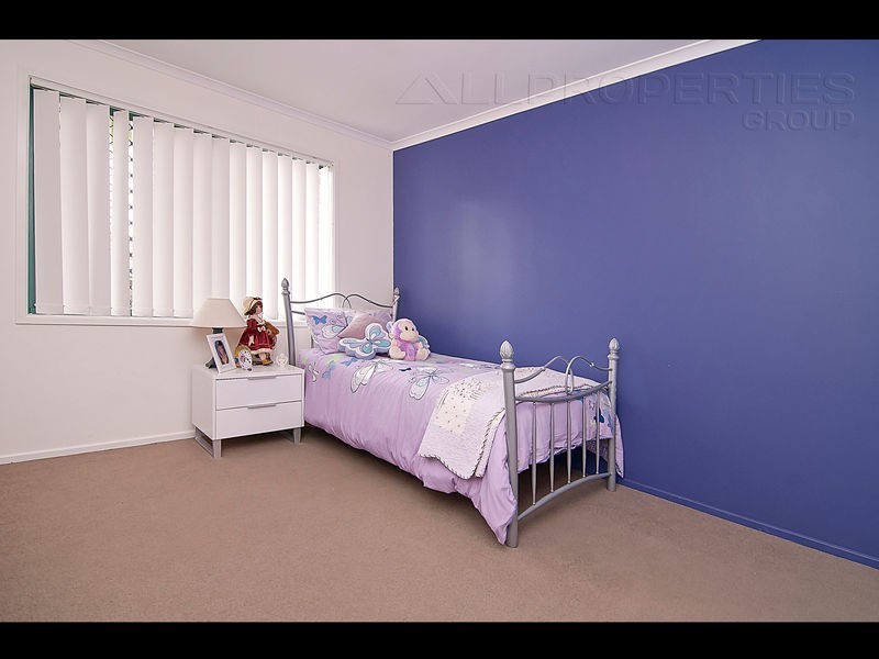 12 Carlisle Pl, Parkinson QLD 4115