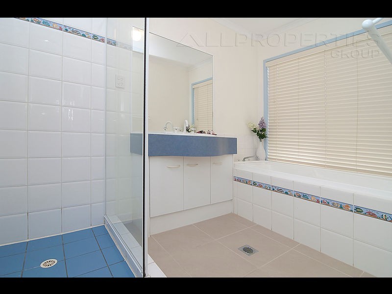12 Carlisle Pl, Parkinson QLD 4115