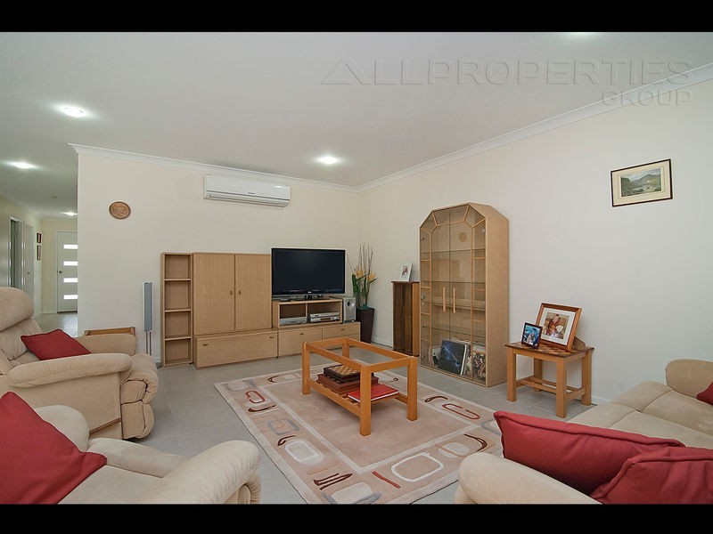 2/24 Colane Street, Redbank Plains QLD 4301