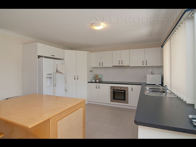 2/24 Colane Street, Redbank Plains QLD 4301