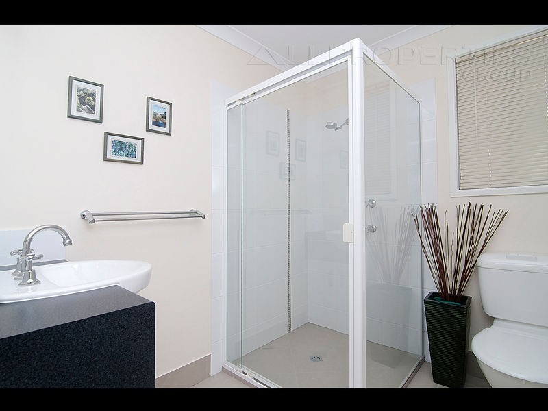 2/24 Colane Street, Redbank Plains QLD 4301