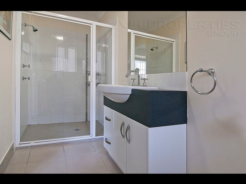 2/24 Colane Street, Redbank Plains QLD 4301