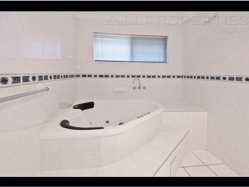 16-24 Chloe Drive, Munruben QLD 4125