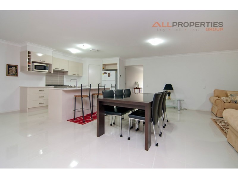 27 Wirewood Place, Heathwood QLD 4110