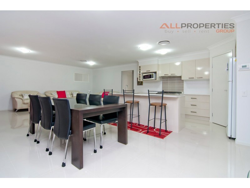 27 Wirewood Place, Heathwood QLD 4110