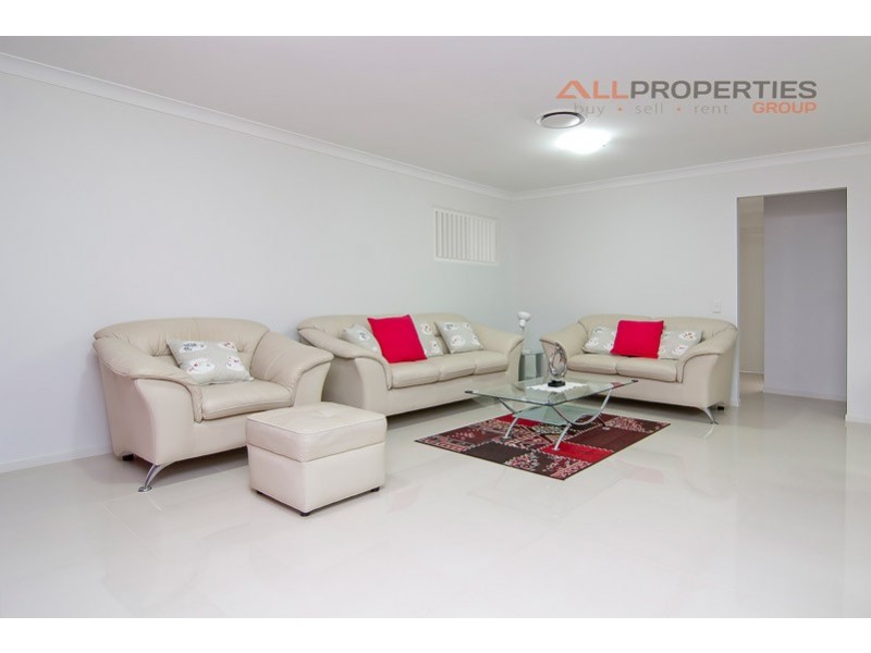 27 Wirewood Place, Heathwood QLD 4110