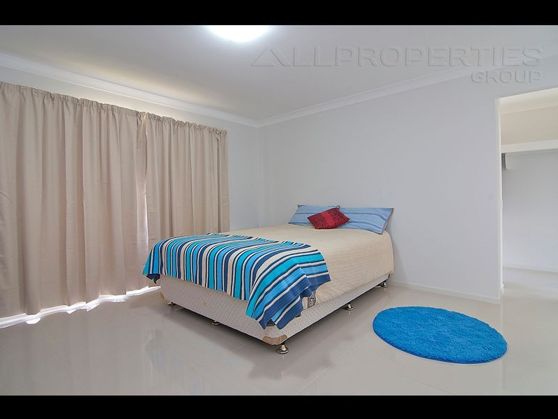 27 Wirewood Place, Heathwood QLD 4110