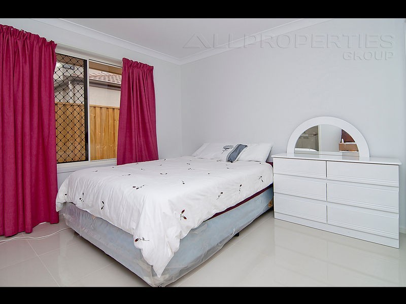 27 Wirewood Place, Heathwood QLD 4110