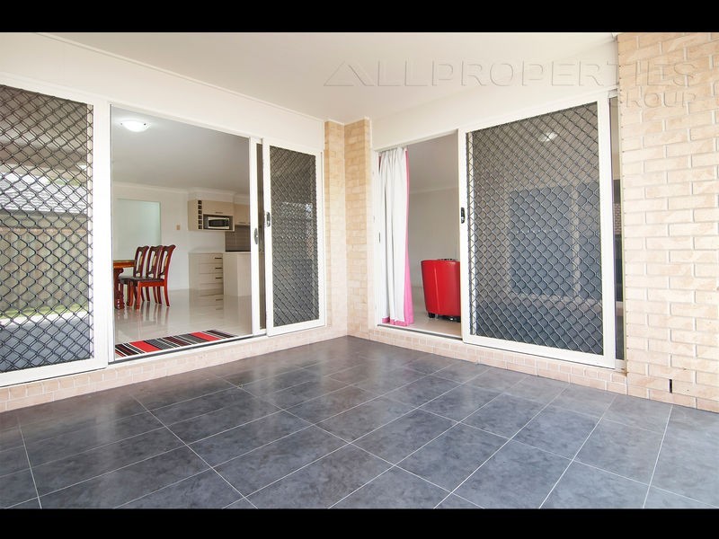 27 Wirewood Place, Heathwood QLD 4110