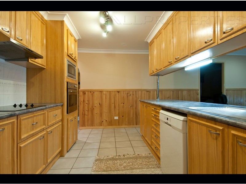 15 Stringybark Street, Regents Park QLD 4118