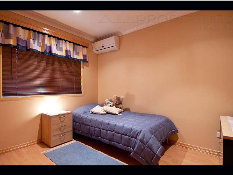 15 Stringybark Street, Regents Park QLD 4118