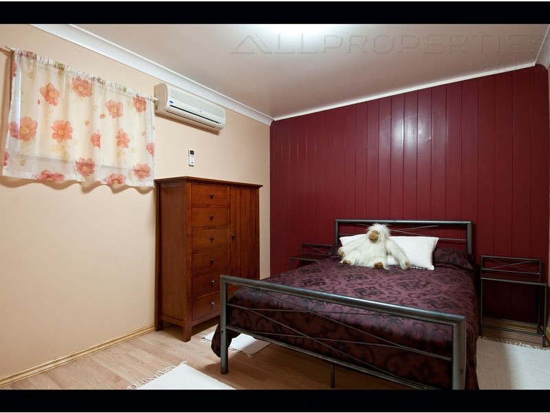 15 Stringybark Street, Regents Park QLD 4118