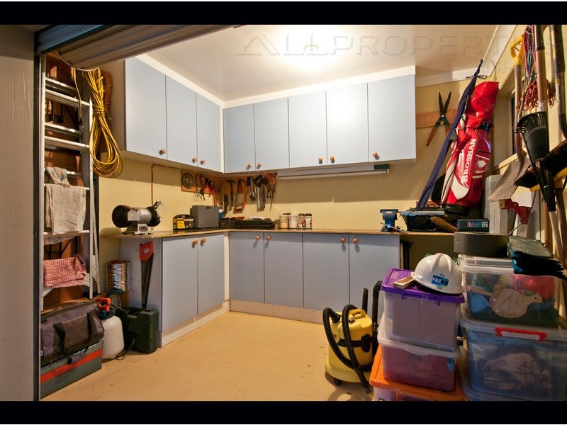 15 Stringybark Street, Regents Park QLD 4118