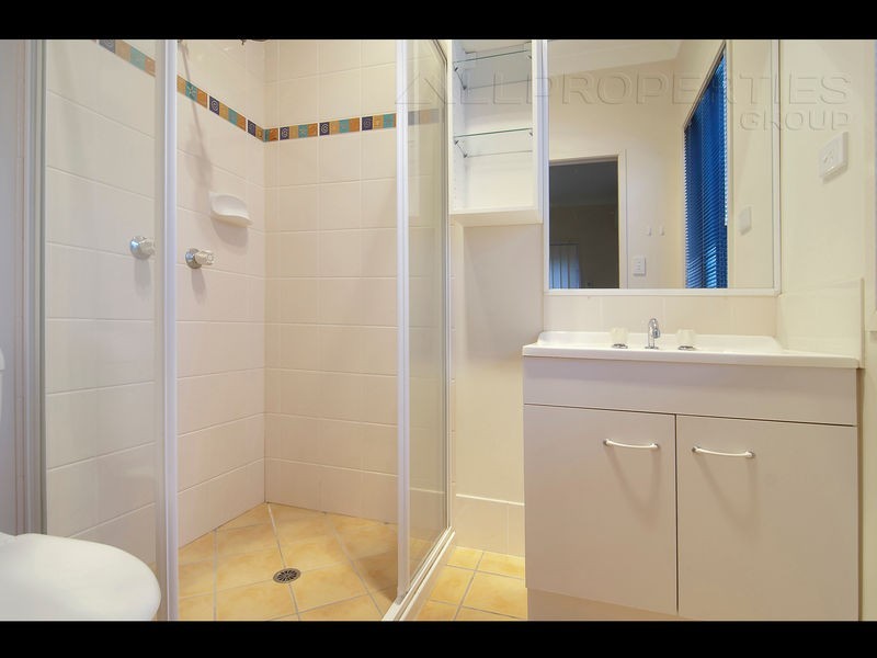11 Gilberton Crescent, Forest Lake QLD 4078
