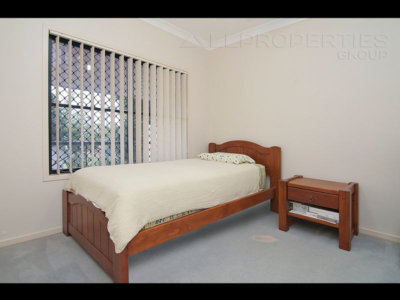 11 Gilberton Crescent, Forest Lake QLD 4078