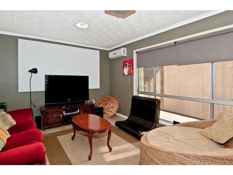 65 CONIFER STREET, Hillcrest QLD 4118