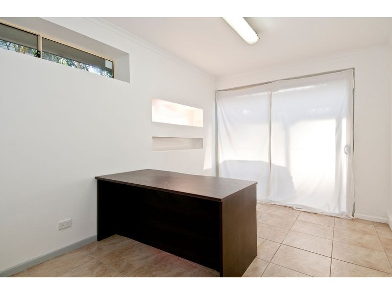 65 CONIFER STREET, Hillcrest QLD 4118