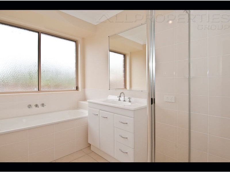 94-96 Carrigan Way, Gleneagle QLD 4285