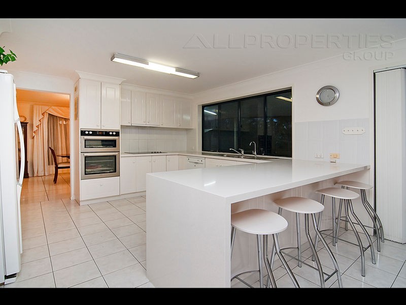 76 Sunflower Crescent, Calamvale QLD 4116