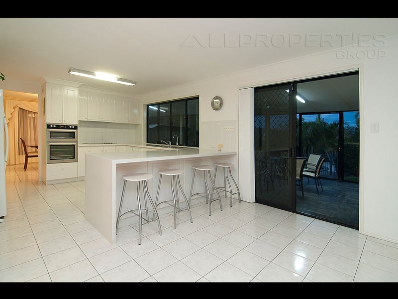 76 Sunflower Crescent, Calamvale QLD 4116