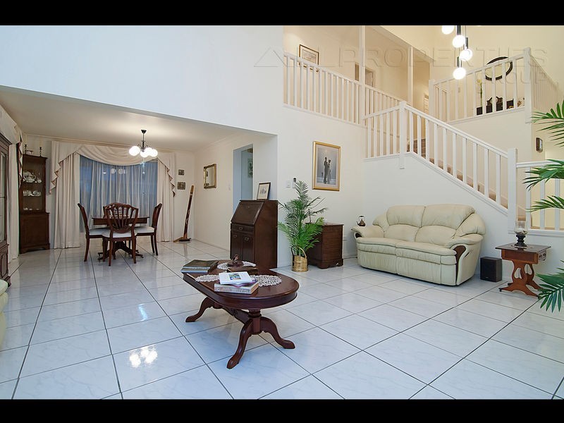 76 Sunflower Crescent, Calamvale QLD 4116