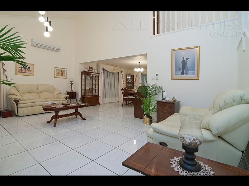 76 Sunflower Crescent, Calamvale QLD 4116