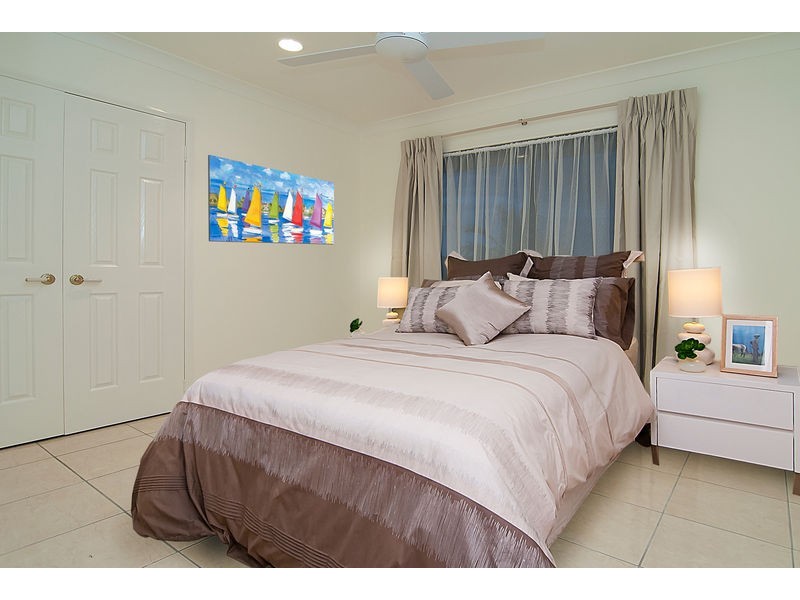 76 Sunflower Crescent, Calamvale QLD 4116