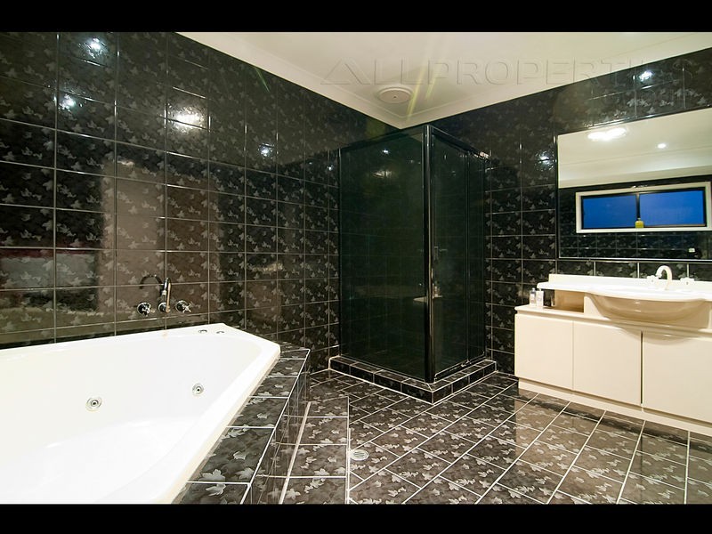 76 Sunflower Crescent, Calamvale QLD 4116