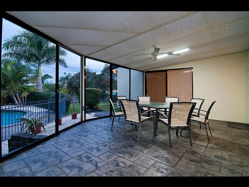 76 Sunflower Crescent, Calamvale QLD 4116