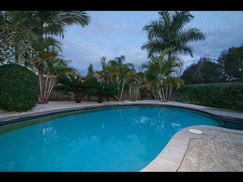 76 Sunflower Crescent, Calamvale QLD 4116