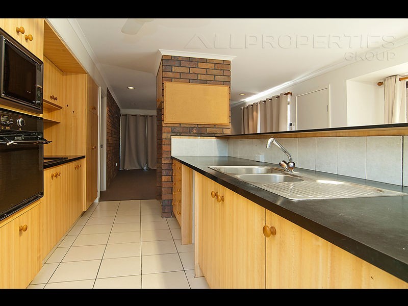 21 Burrinjuck Drive, Coombabah QLD 4216