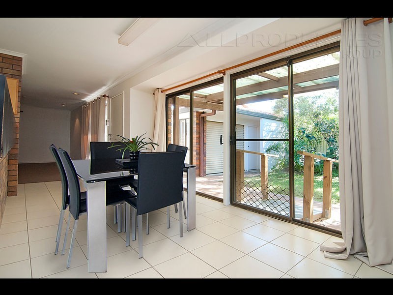 21 Burrinjuck Drive, Coombabah QLD 4216