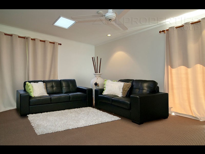 21 Burrinjuck Drive, Coombabah QLD 4216