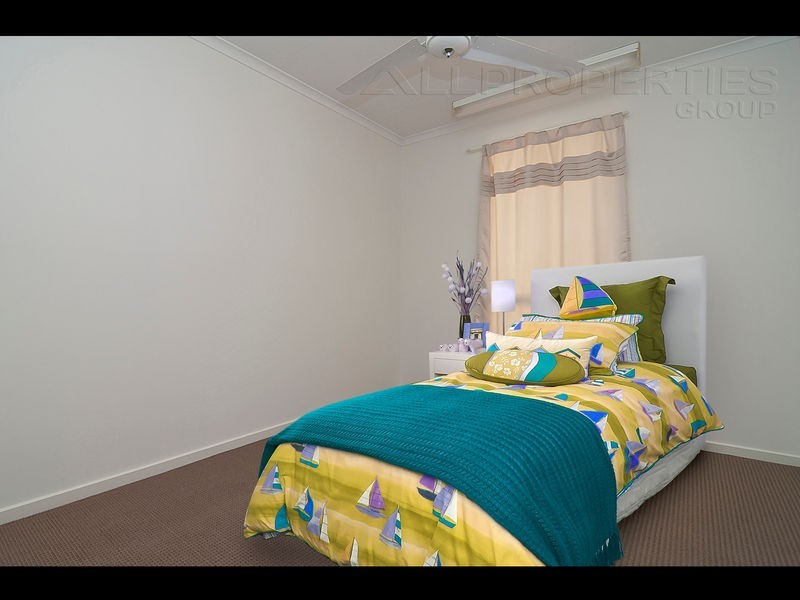 21 Burrinjuck Drive, Coombabah QLD 4216