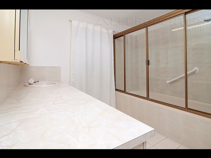 21 Burrinjuck Drive, Coombabah QLD 4216