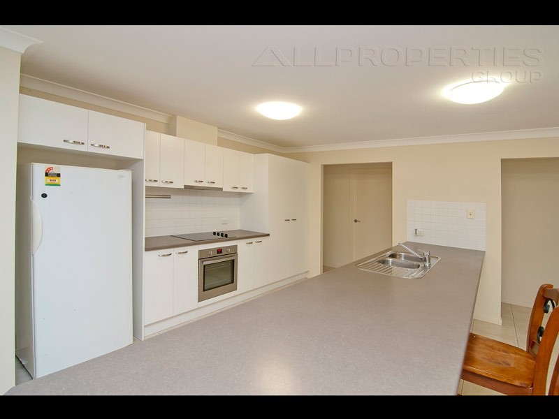 8 Bass Court, Drewvale QLD 4116