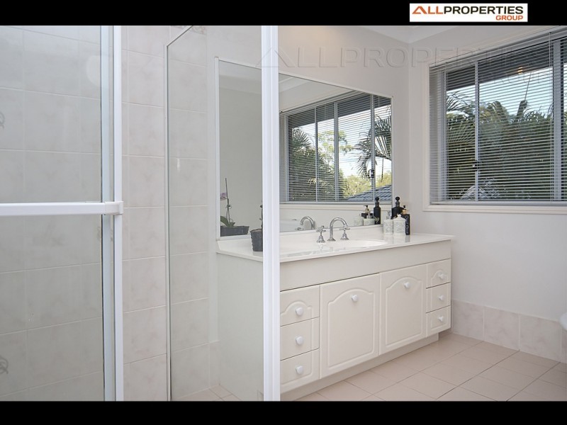 28 Paterson Place, Forest Lake QLD 4078