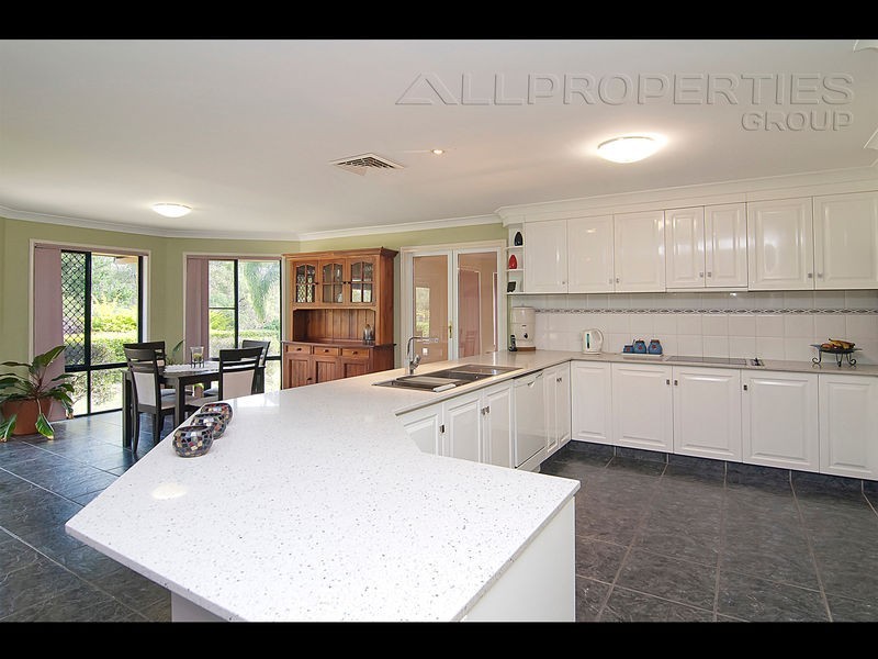 11-17 Creekside Ct, Forestdale QLD 4118