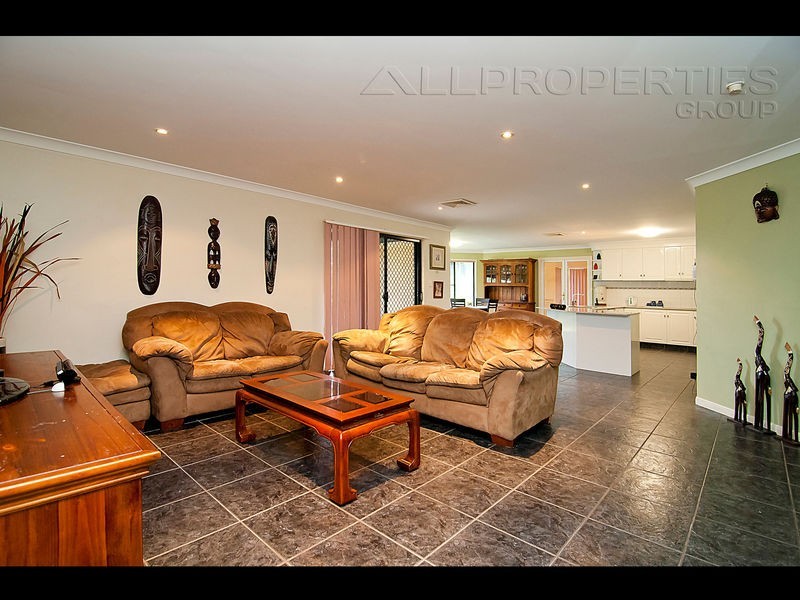 11-17 Creekside Ct, Forestdale QLD 4118