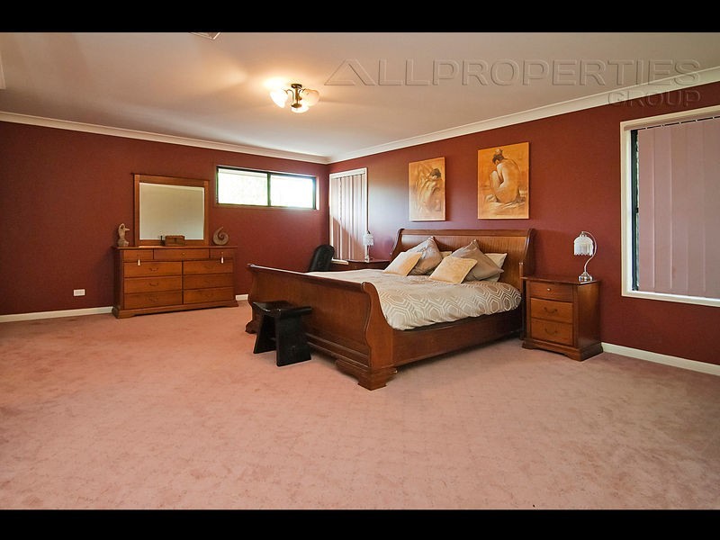 11-17 Creekside Ct, Forestdale QLD 4118