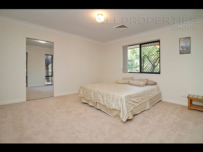 11-17 Creekside Ct, Forestdale QLD 4118