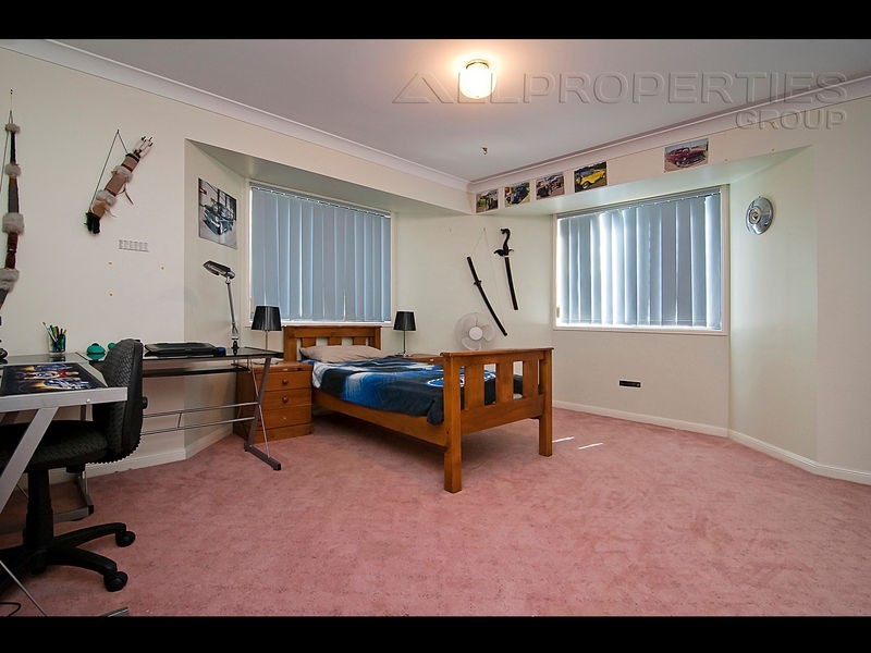11-17 Creekside Ct, Forestdale QLD 4118